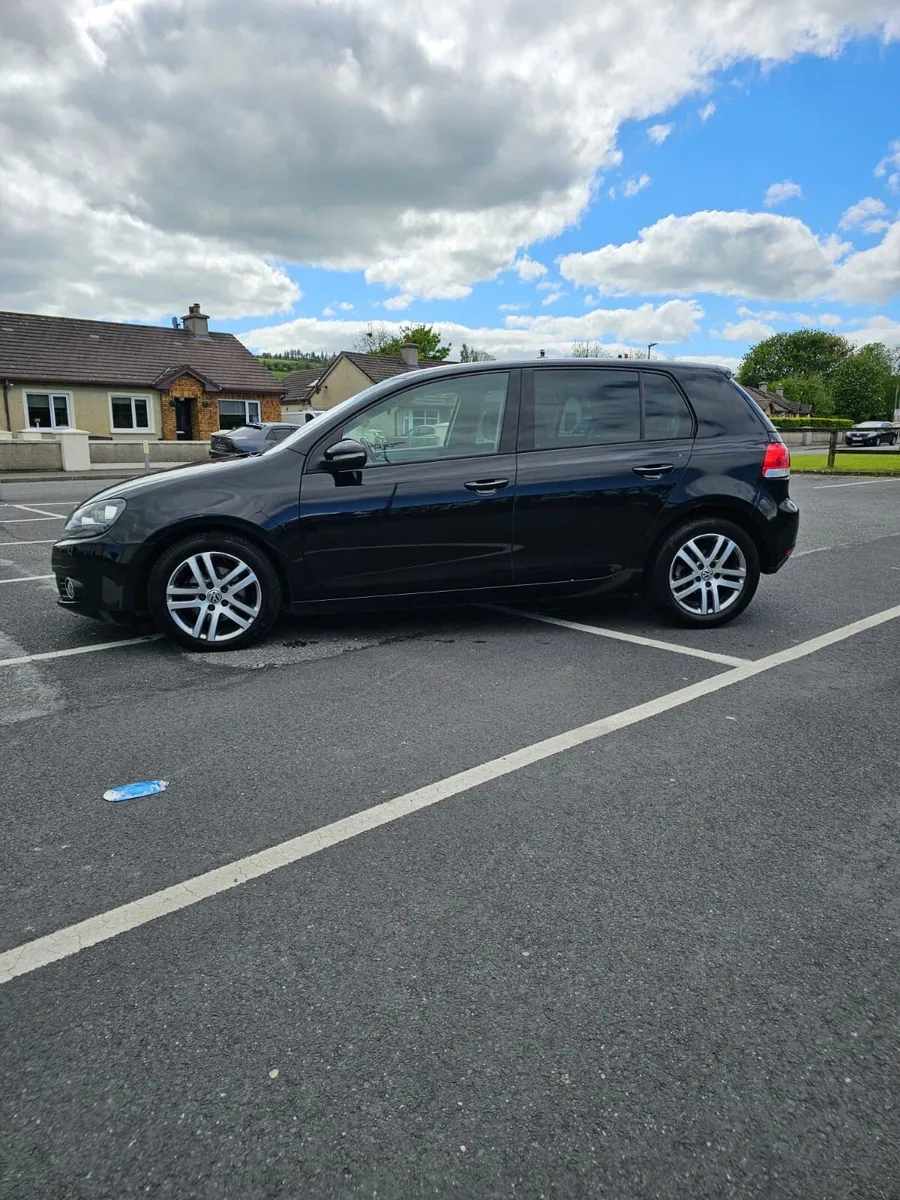 Volkswagen Golf 1.6TDI!!!DEPOSIT TAKEN - Image 2
