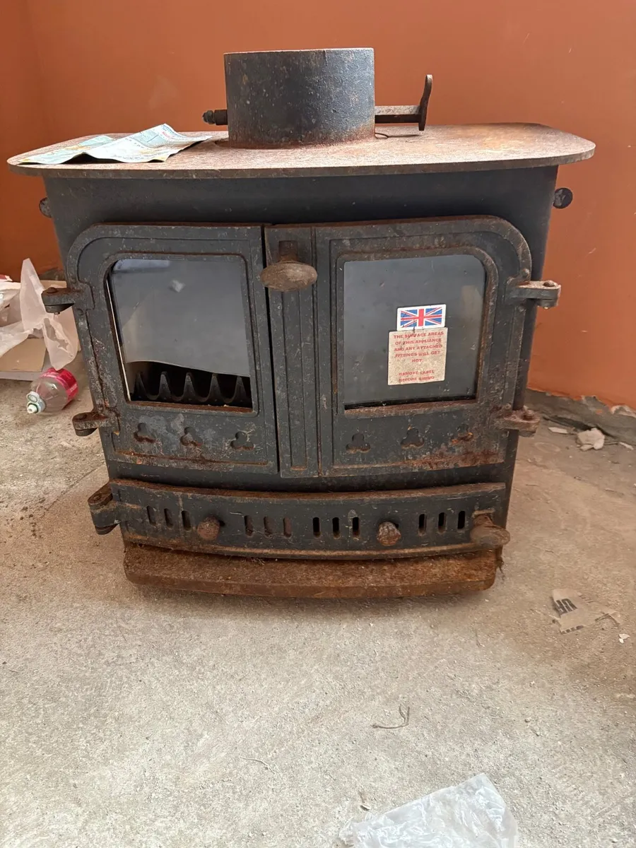 Stove/fireplaces/table - Image 1