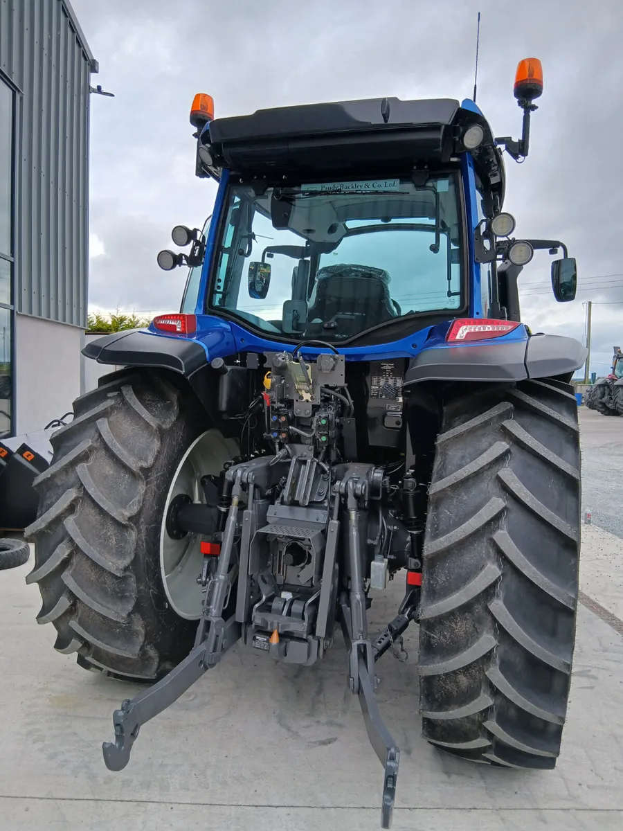 Valtra G125 - Image 4