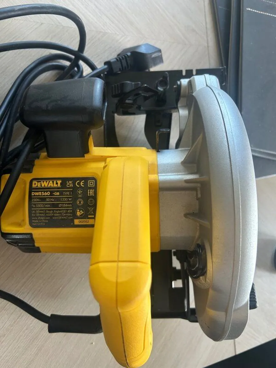 Corded Dewalt skill saw - Image 3