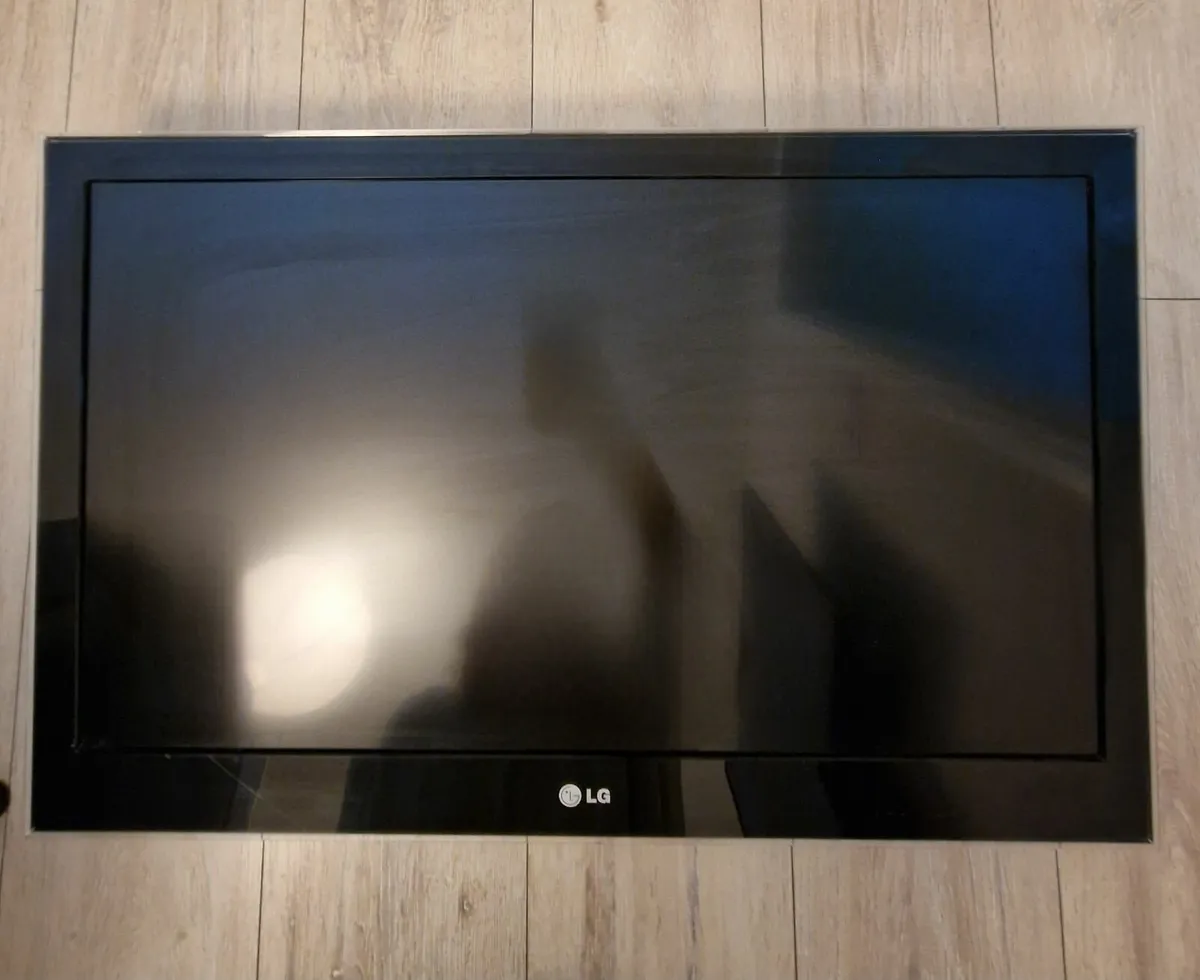 LG TV 32" HD ready