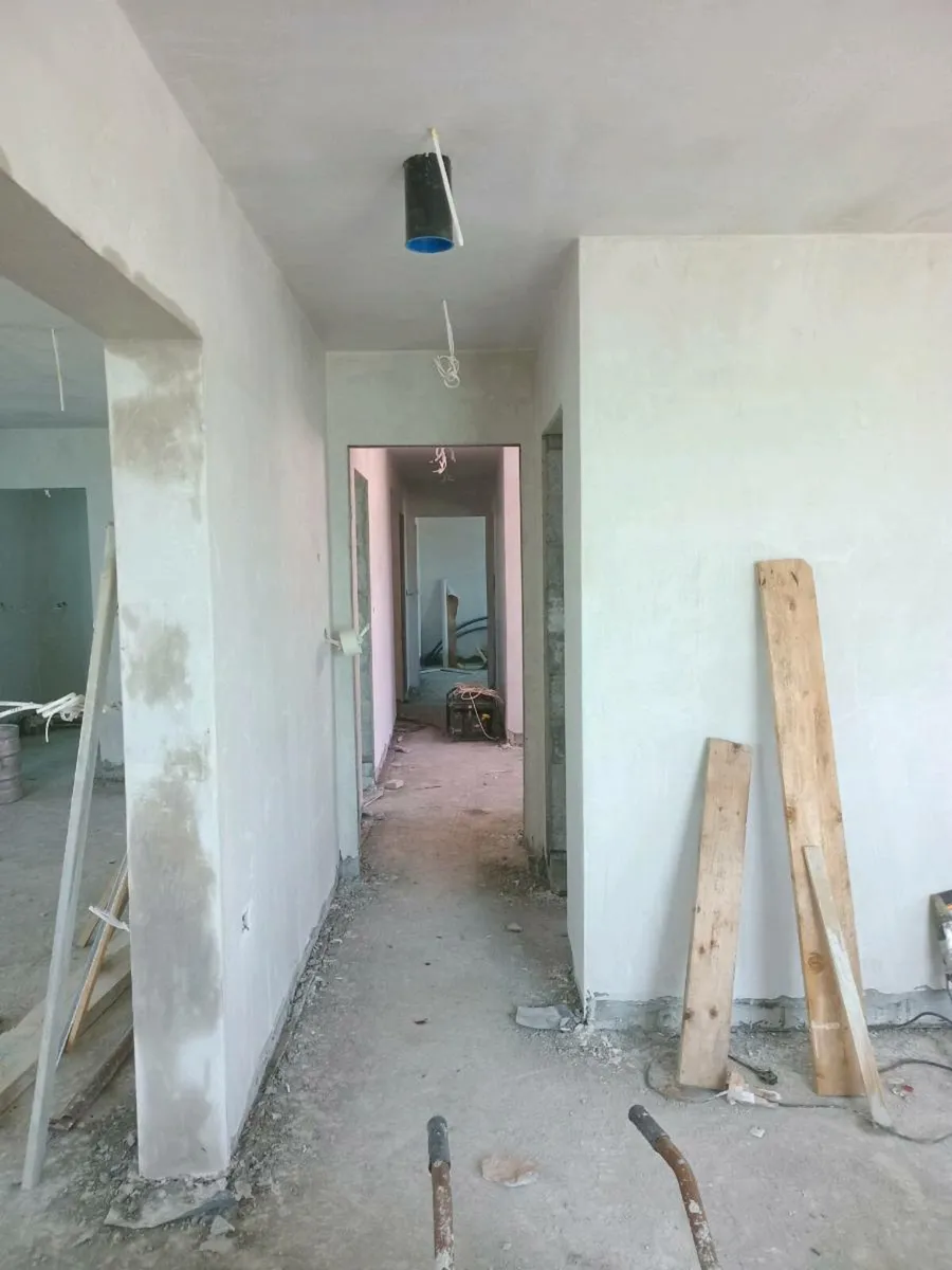 Plasterer - Image 2