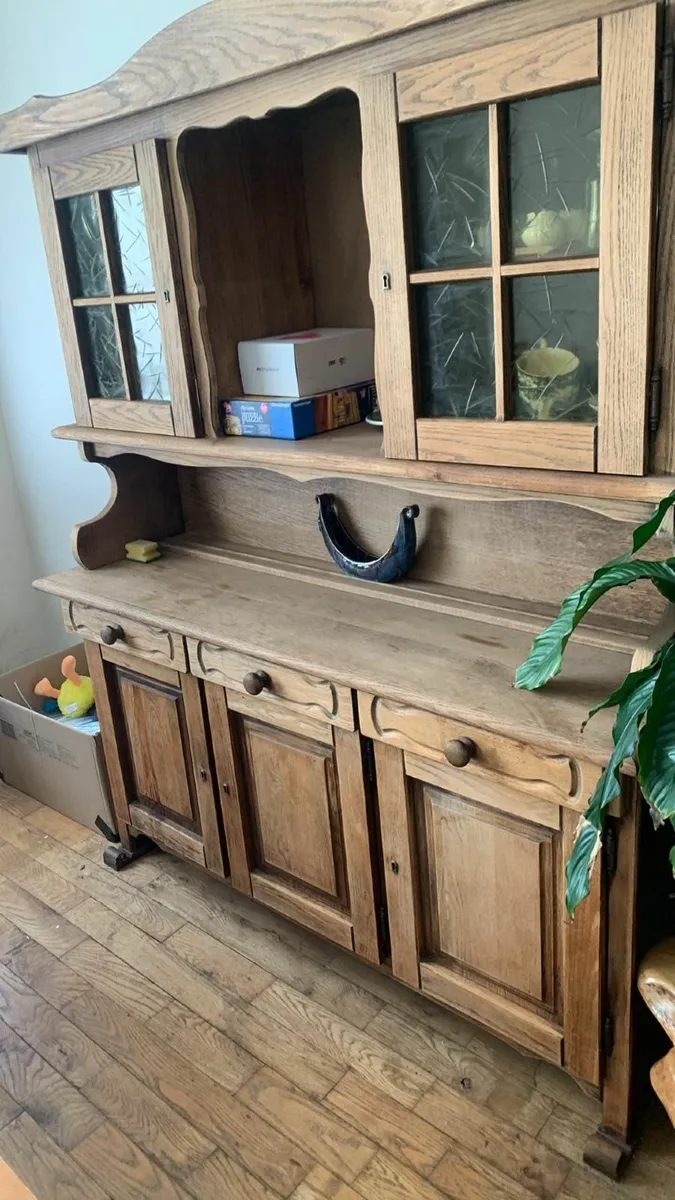 Dresser - Image 2