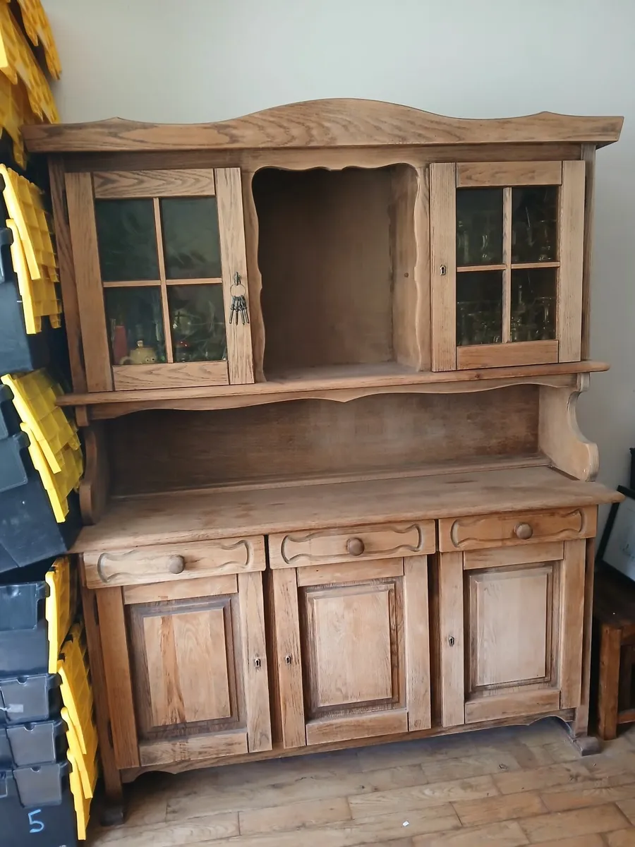 Dresser - Image 4