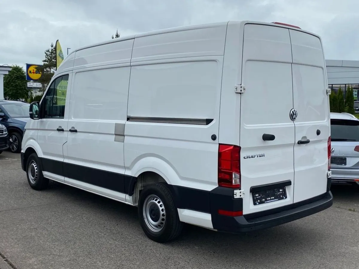 Volkswagen Crafter Cr35 TDI M H/R P/V Trendline - Image 3