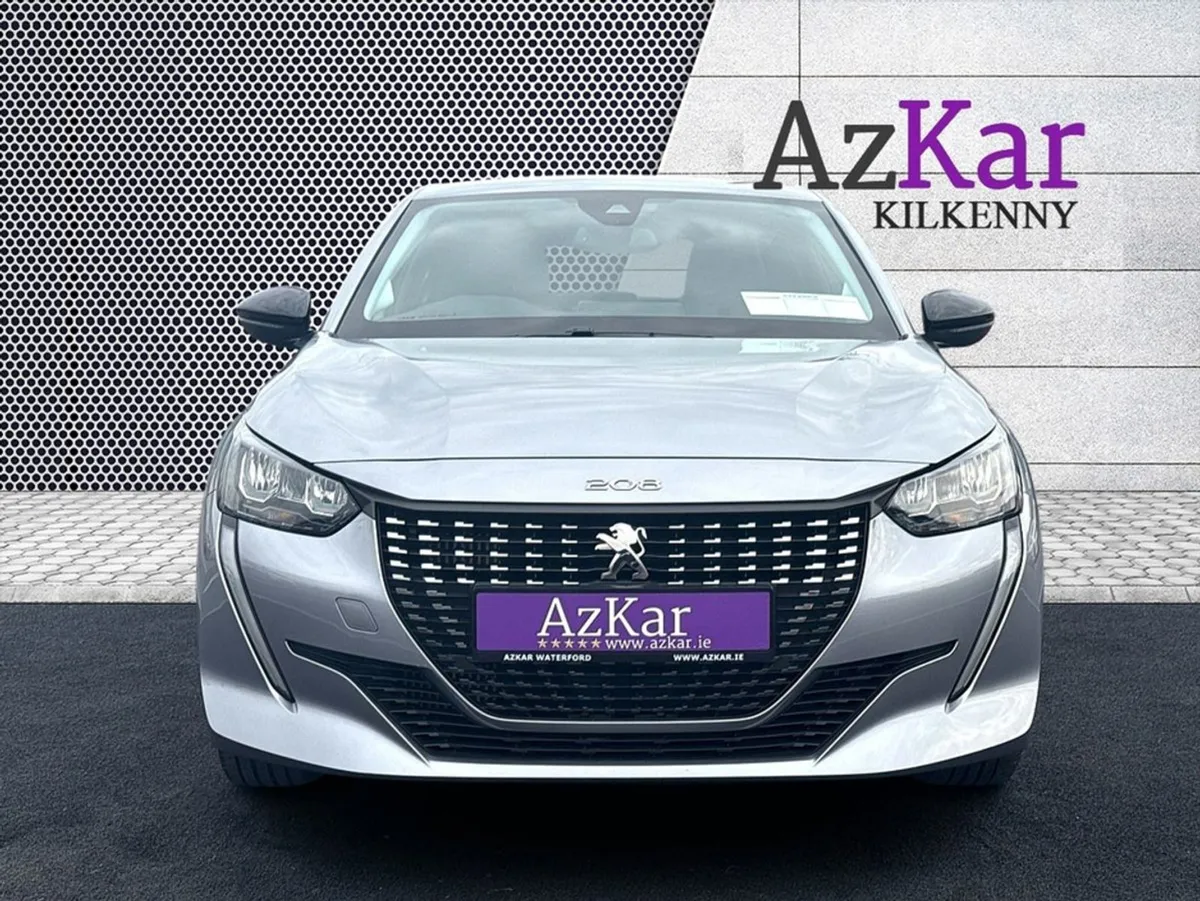Peugeot 208 2023 Allure Premium Automatic 1.2 Pet - Image 2