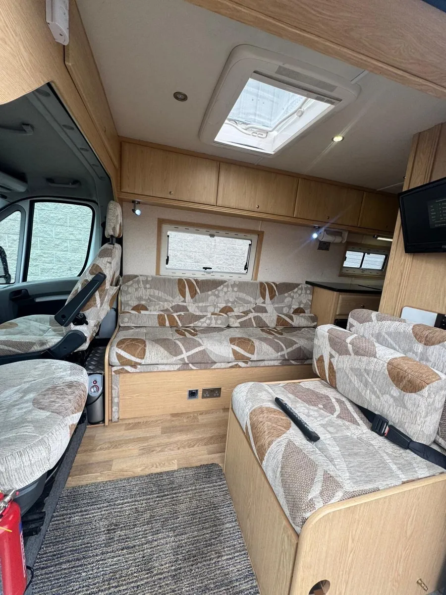 Motorhome - Image 4