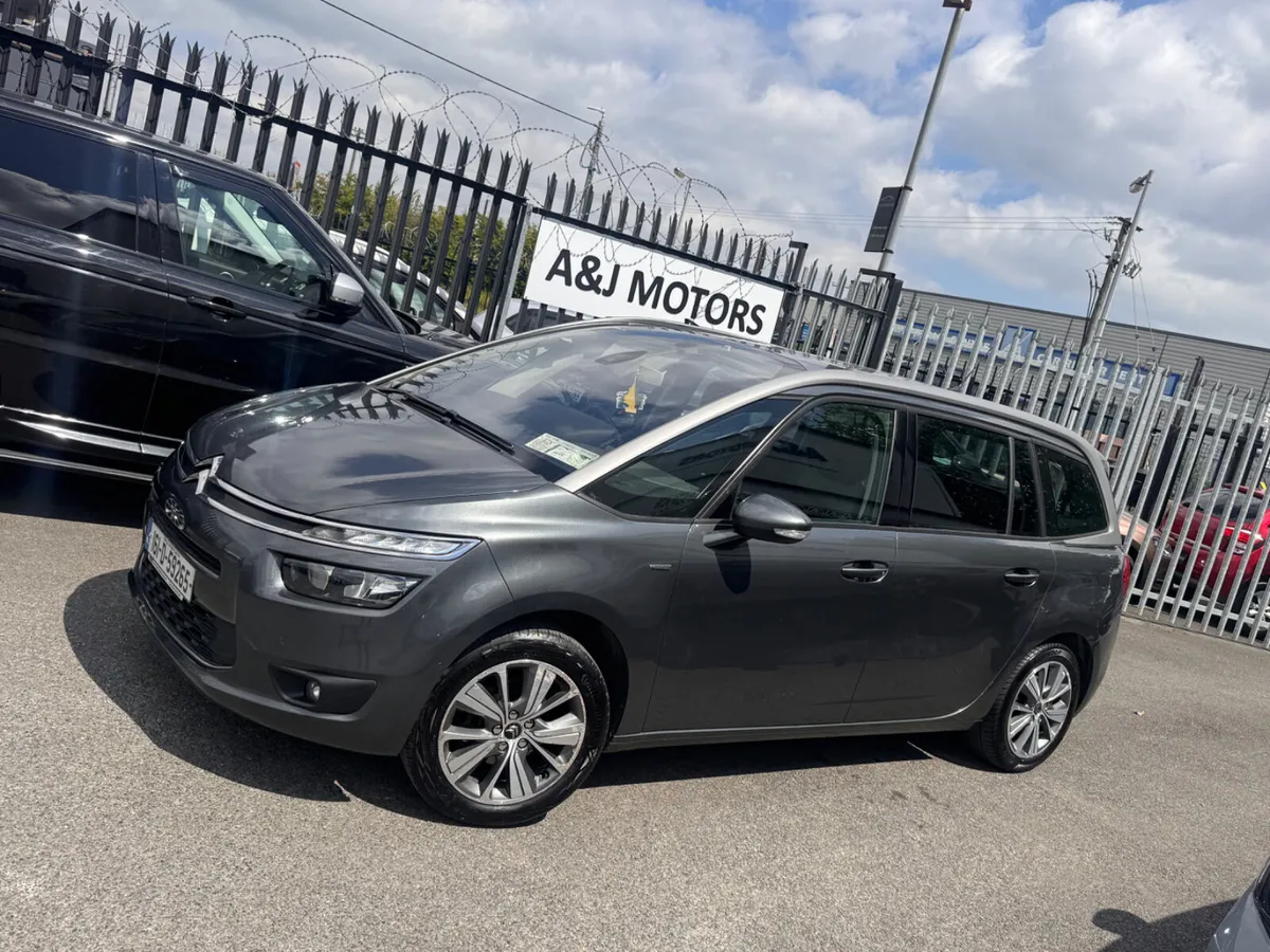 16 Citroen C4 1.6 Diesel 7 Seats - Image 2