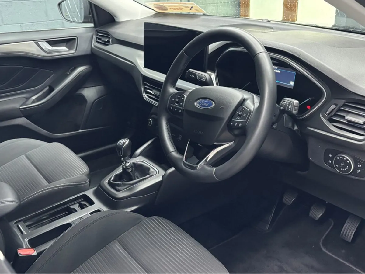 Ford Focus Titanium 5DR 1.0t 125 M 4 4DR - Image 2