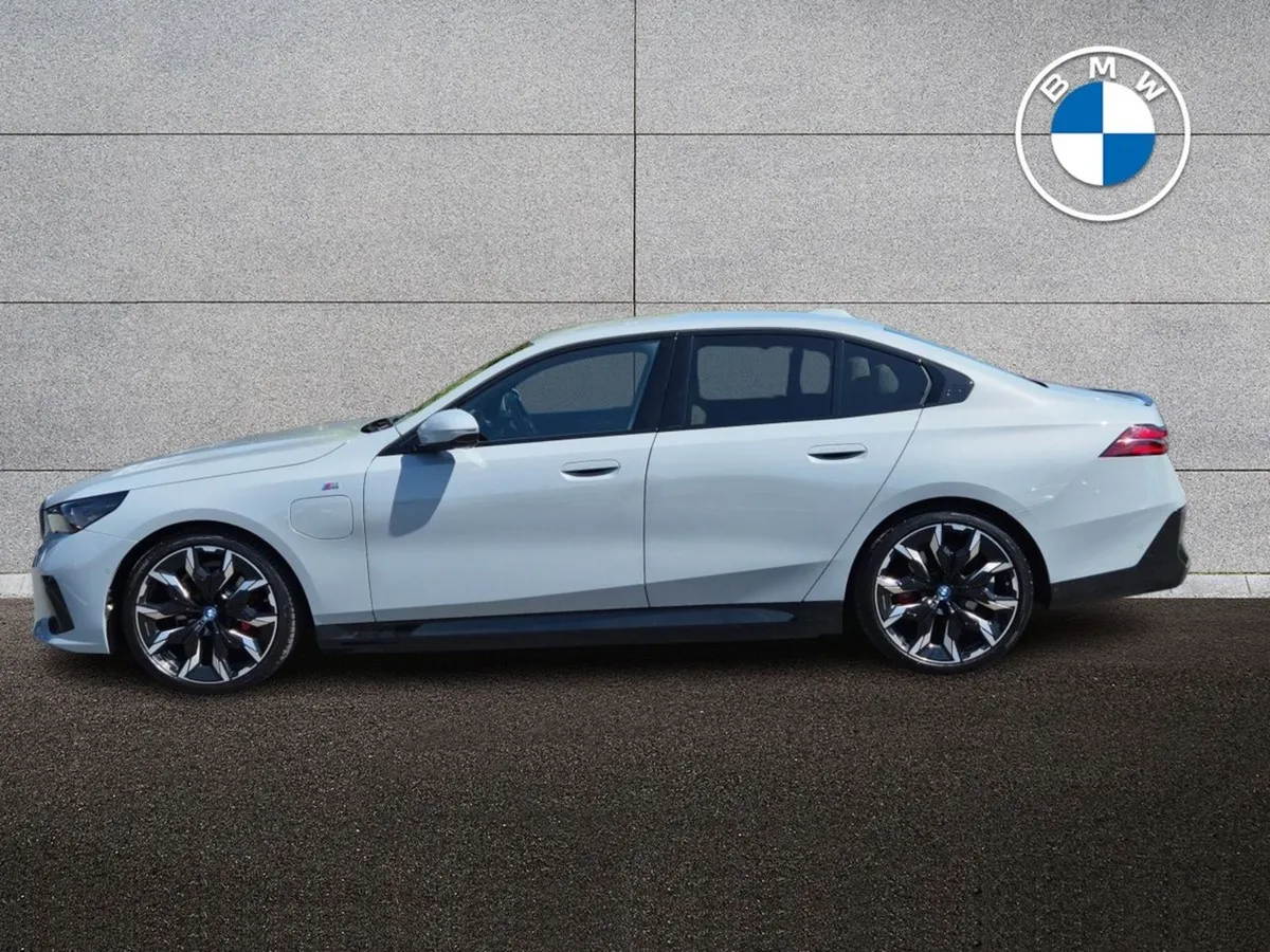 BMW 5 Series 530e M Sport Pro Saloon - Image 3