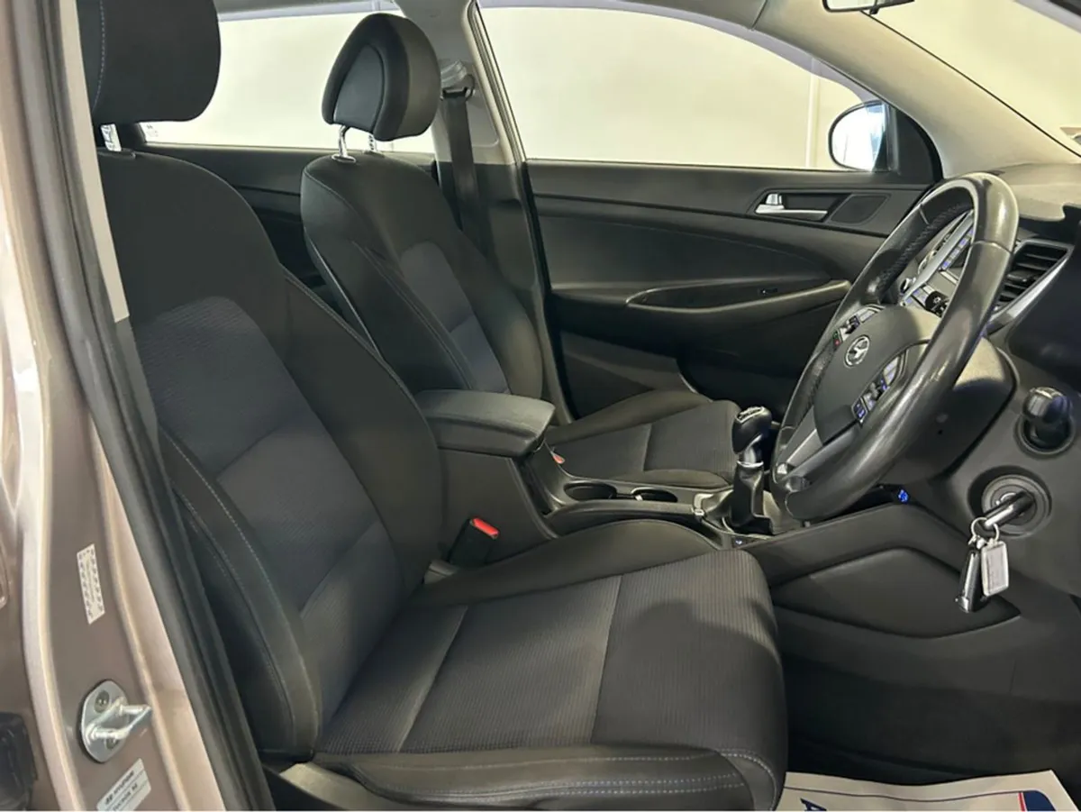 Hyundai Tucson 1.7 Crdi SE Bl/dr 5DR - Image 2