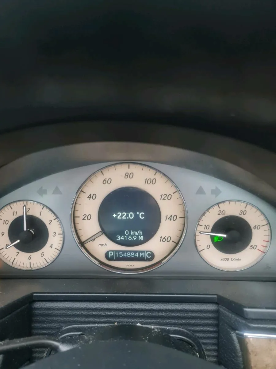 09 Mercedes e220 cdi Estate - Image 3