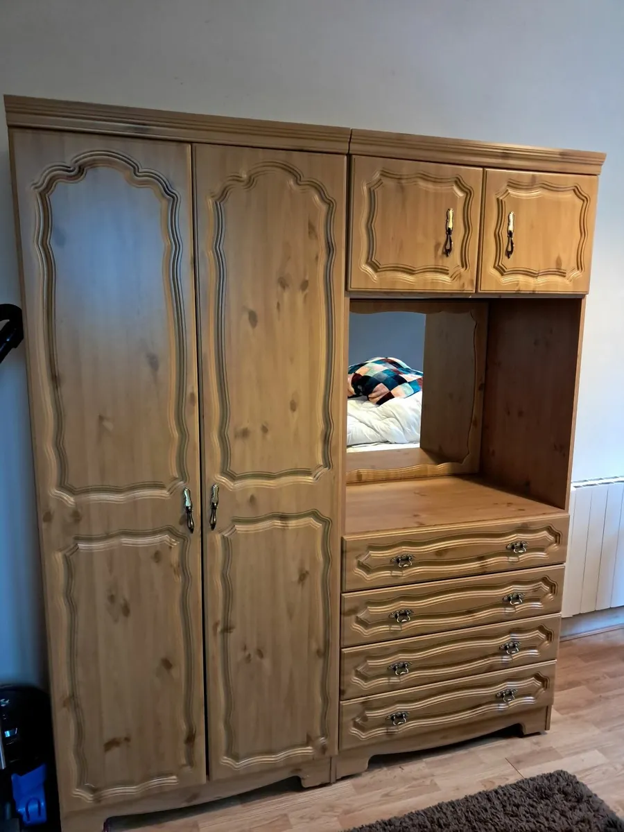 Wardrobe - Image 2