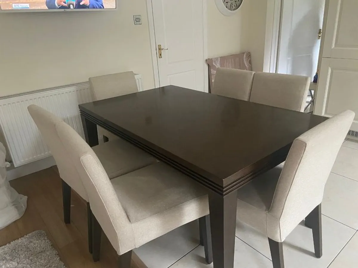 Table and 6 chairs - Image 2