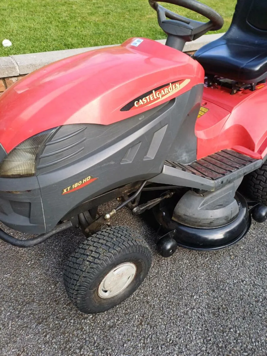 Ride-onn lawnmower - Image 1