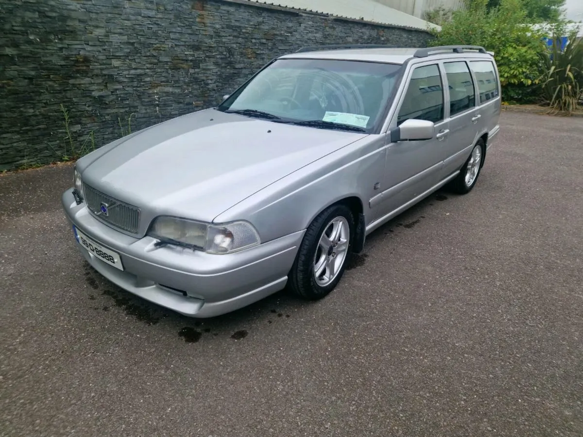 volvo V70 R awd - Image 1