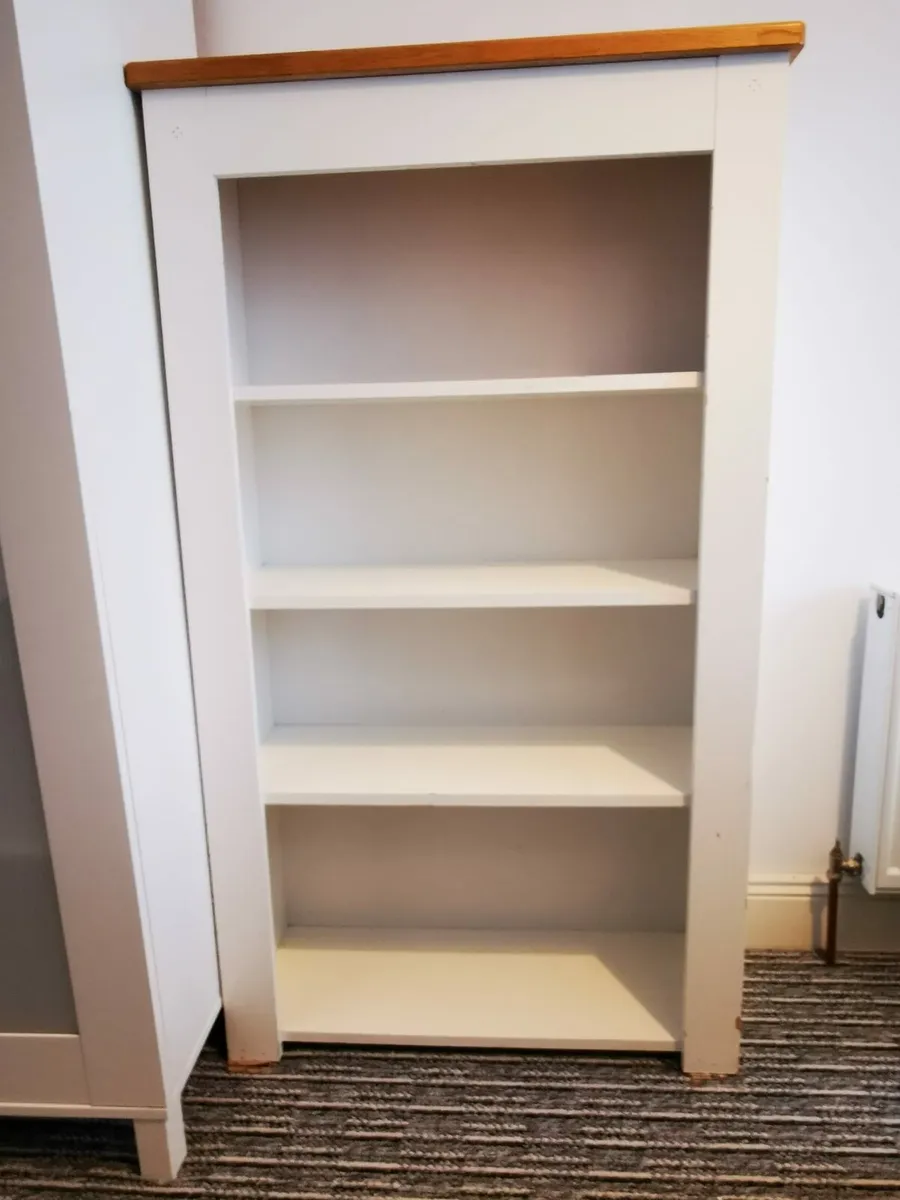 Bookshelf