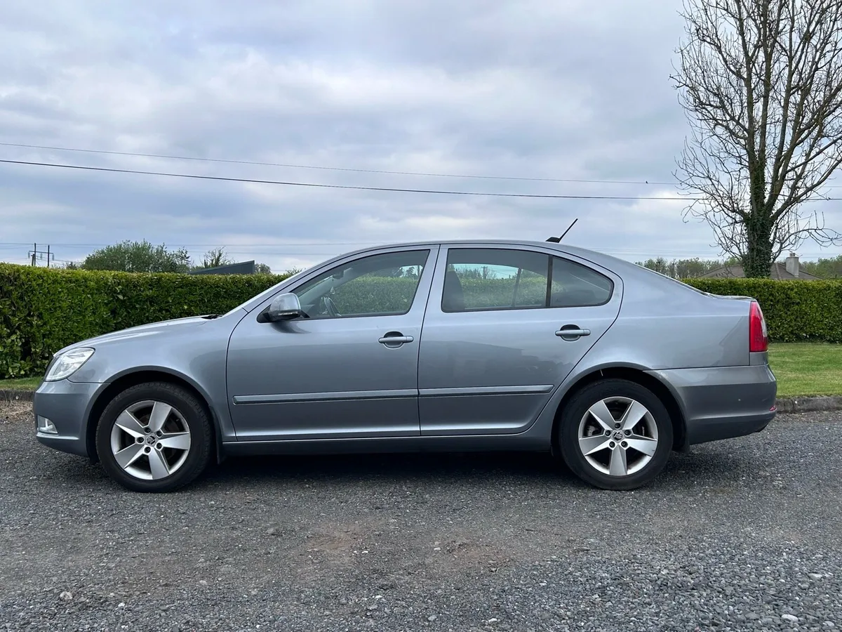 2012 Skoda Octavia Elegance 1.6 TDI - Image 3