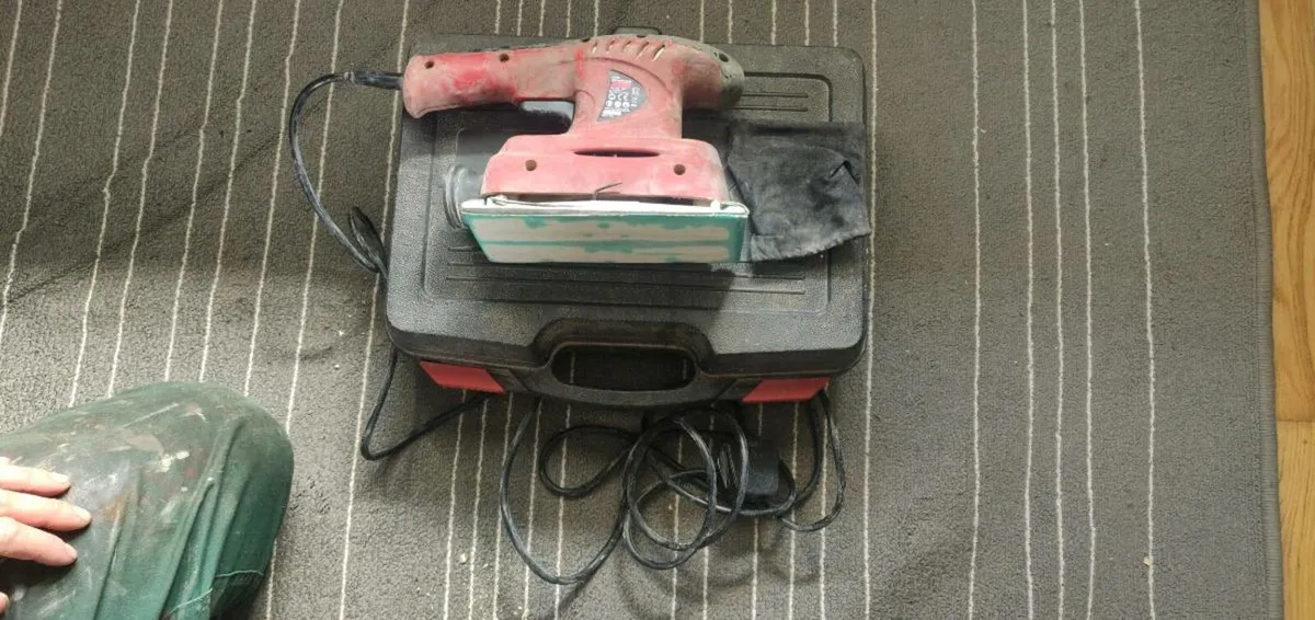 Powerbase Extreme Detail Sander 180W - Image 2