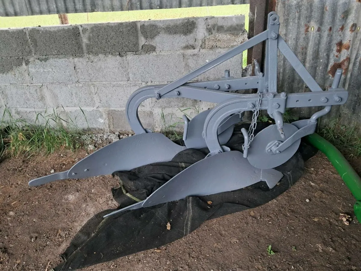 Ferguson two furrow quick sale - Image 1