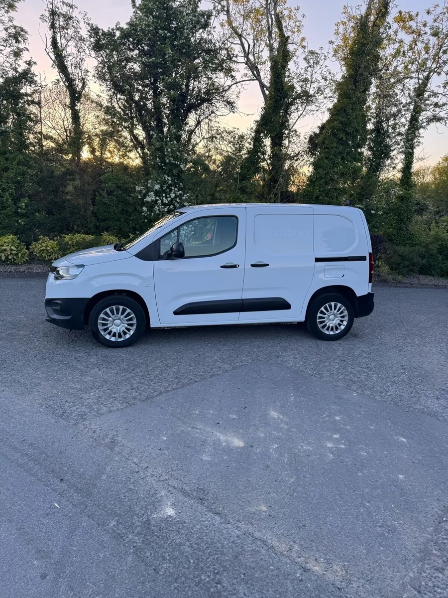 TOYOTA PROACE CITY SWB VAN - Image 2