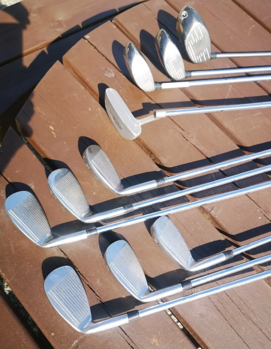 Lady set, 3 x woods, 6 x irons, putter and bag - Image 3