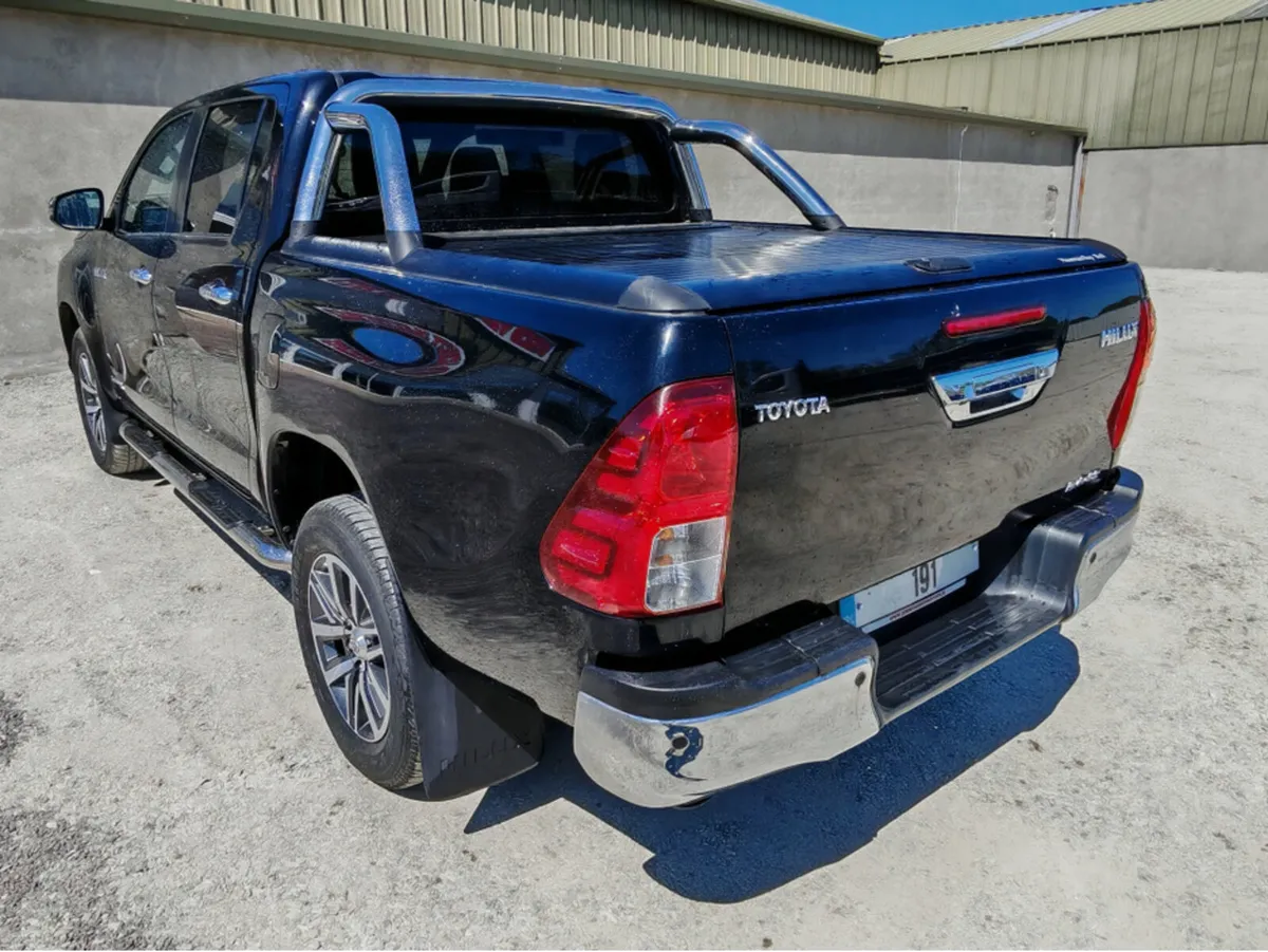 TOYOTA HILUX INVINCIB X D-4D 4WD - Image 3