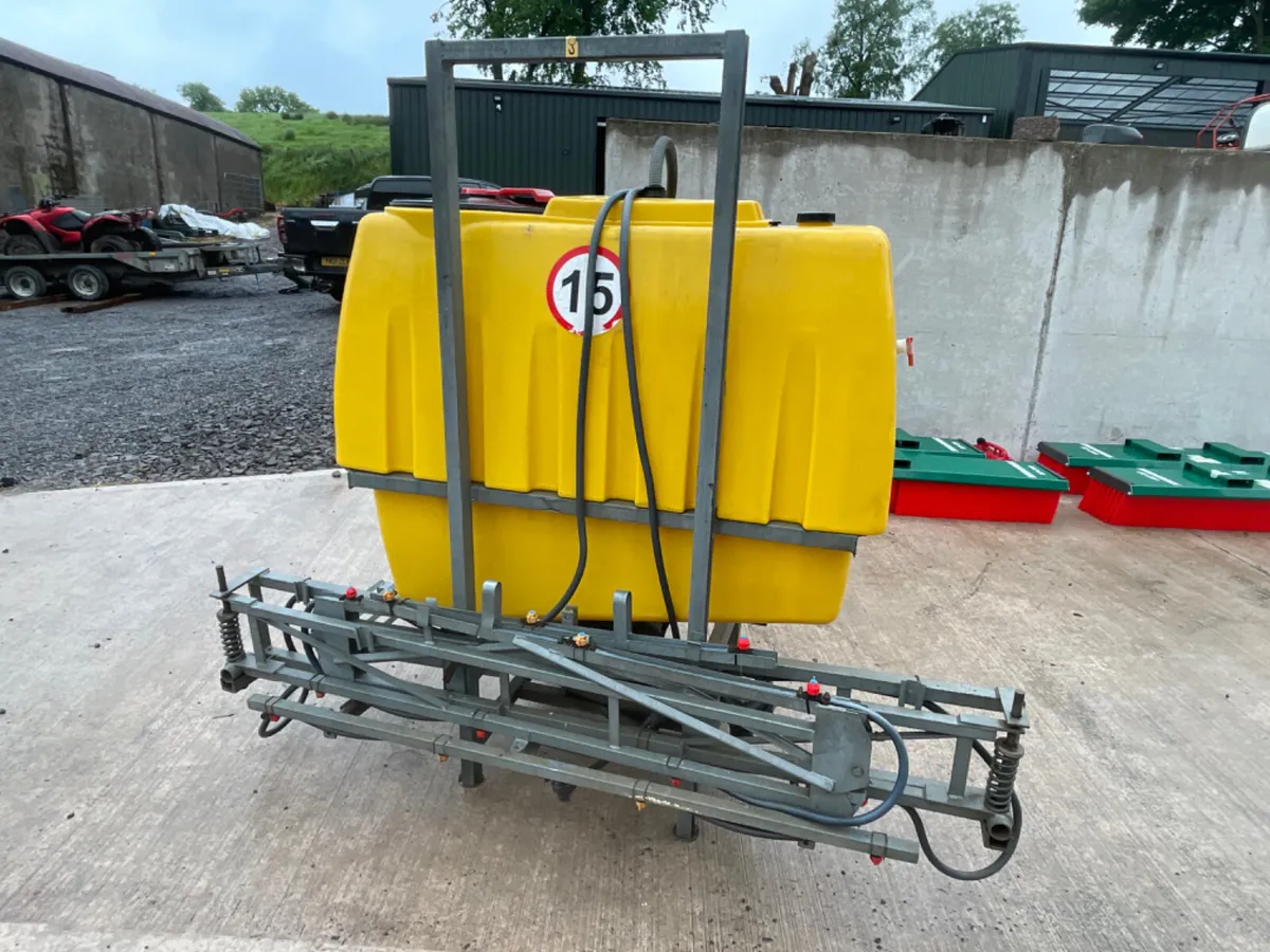 Jarmet 600 litre sprayer - Image 2