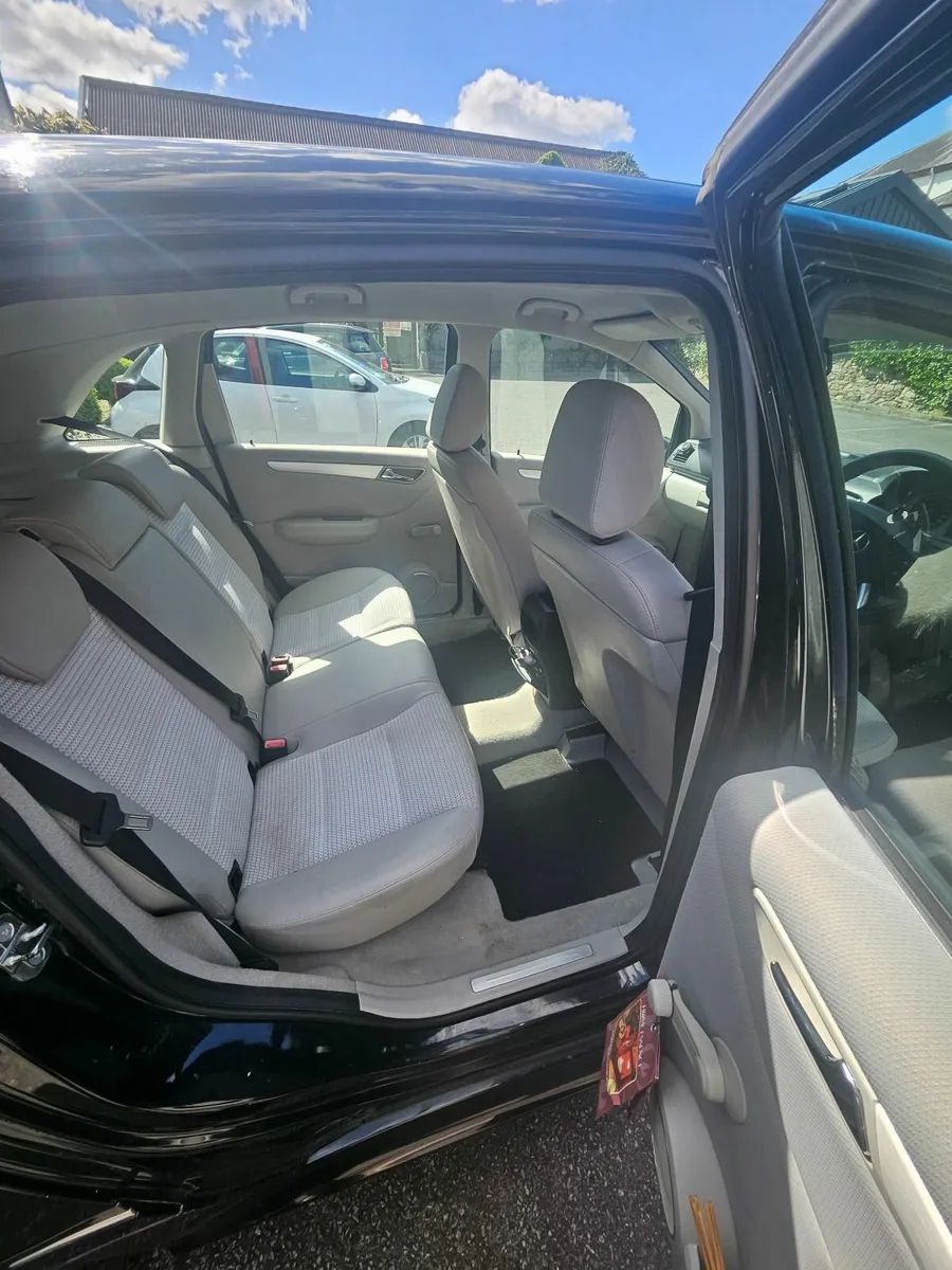 Mercedes-Benz B-Class 2009 - Image 3