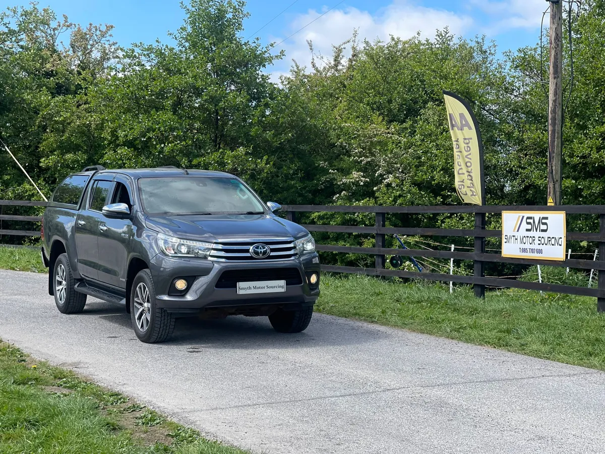 191 Toyota Hilux Invincible 2.4 D4D***** - Image 1