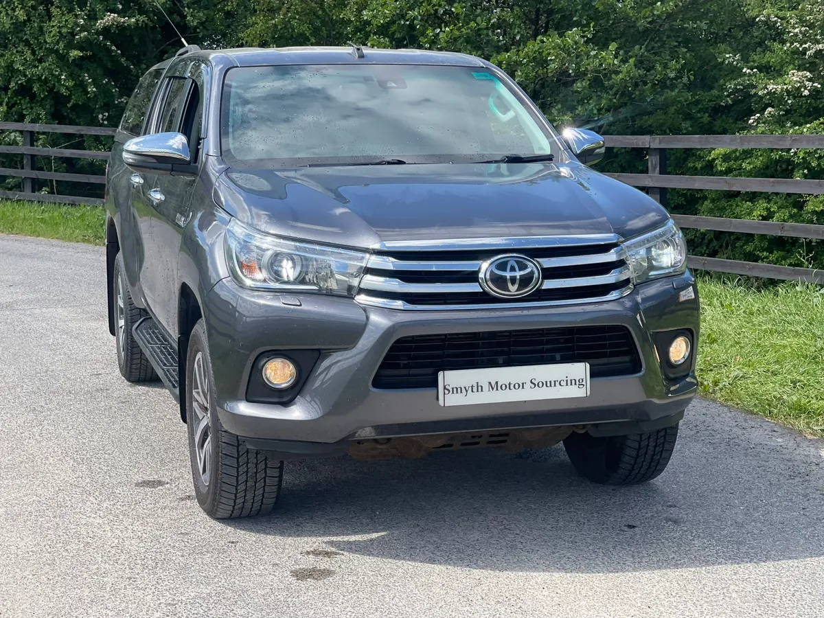 191 Toyota Hilux Invincible 2.4 D4D***** - Image 3