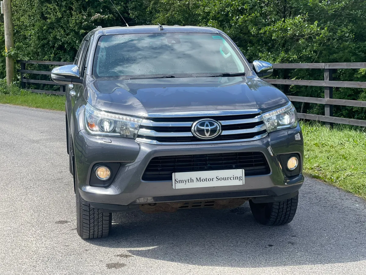 191 Toyota Hilux Invincible 2.4 D4D***** - Image 4