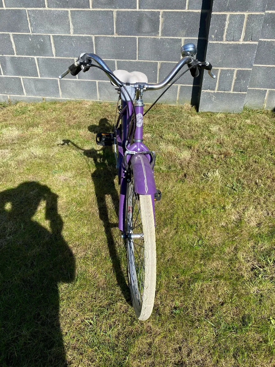 Ladies bicycle - Image 1