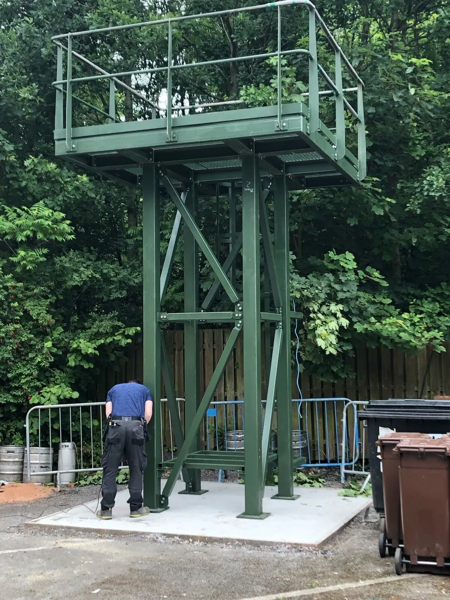 Steel tower frame - Image 1