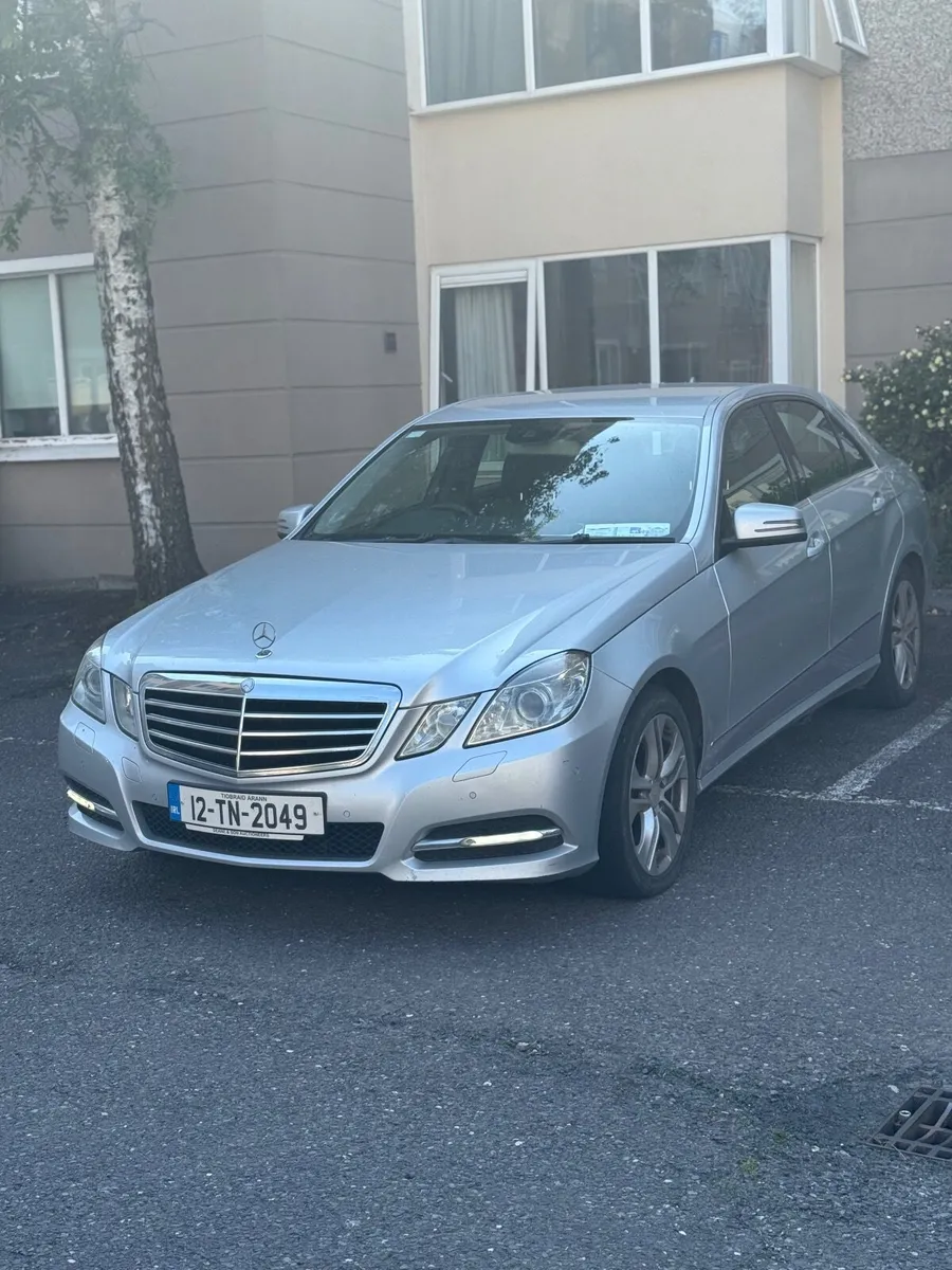 Mercedes-Benz E-Class 2012 high spec  7g tronic - Image 4