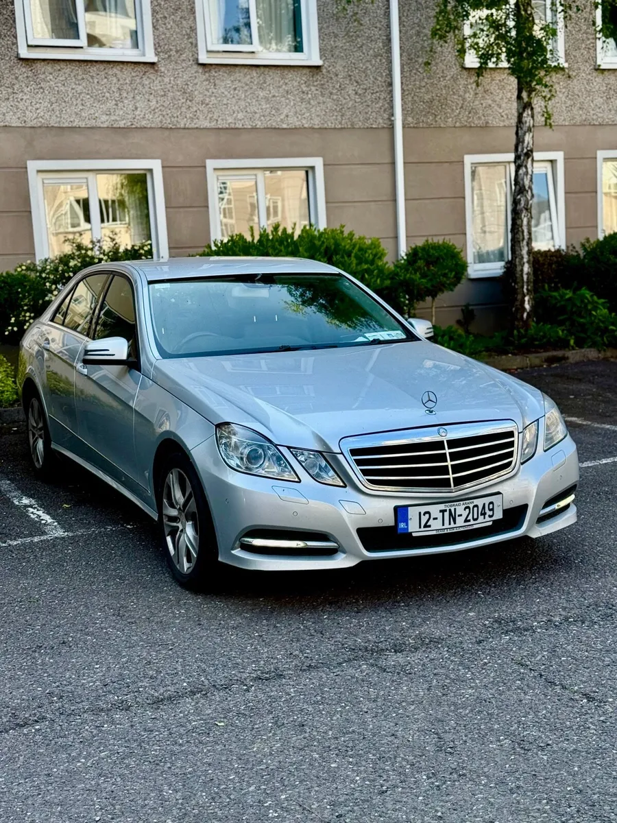 Mercedes-Benz E-Class 2012 high spec  7g tronic - Image 1