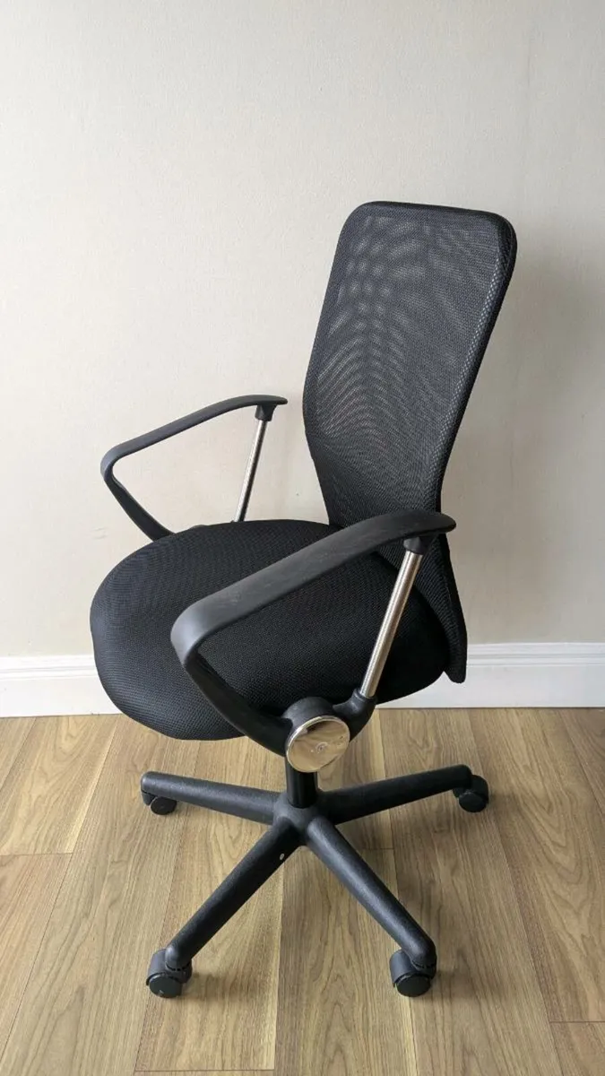 Office chair - Image 1