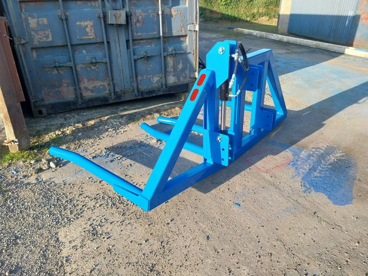 Heavy Duty Bale Handler - Image 1