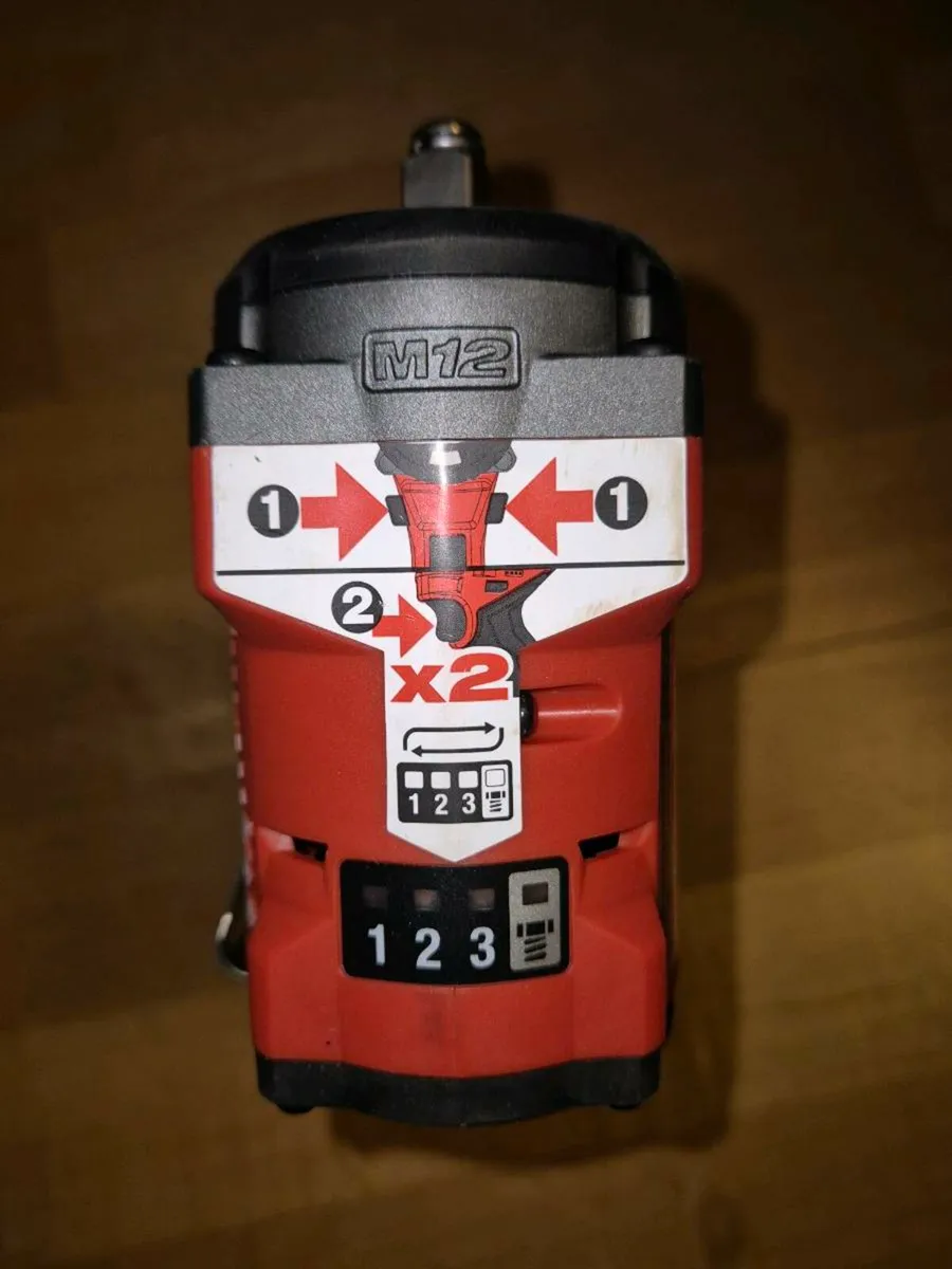 Milwaukee M12 Fuel Gen3 Stubby 3/8' Wrench Body - Image 4