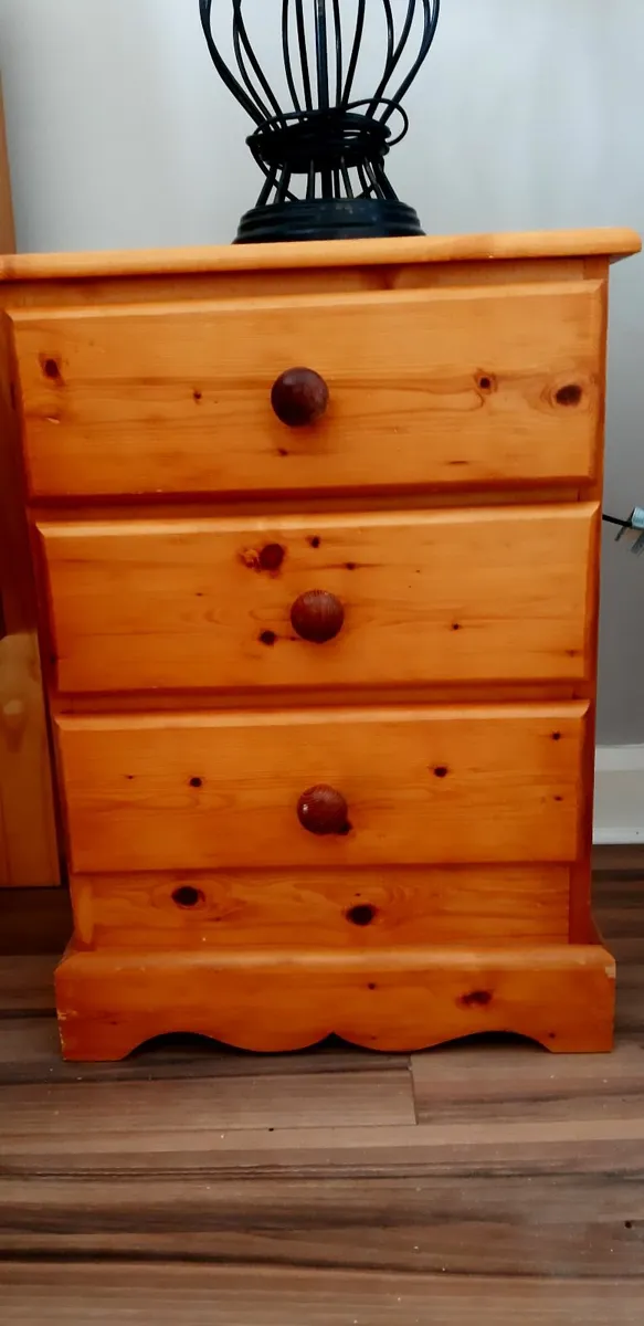 Chest of drawers and locker - Image 1