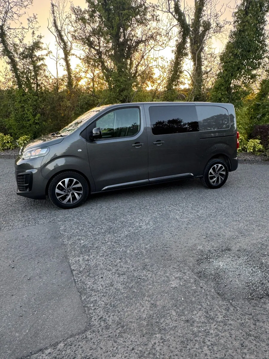 2022 CITROEN DISPATCH 6 SEAT CREW VAN - Image 1