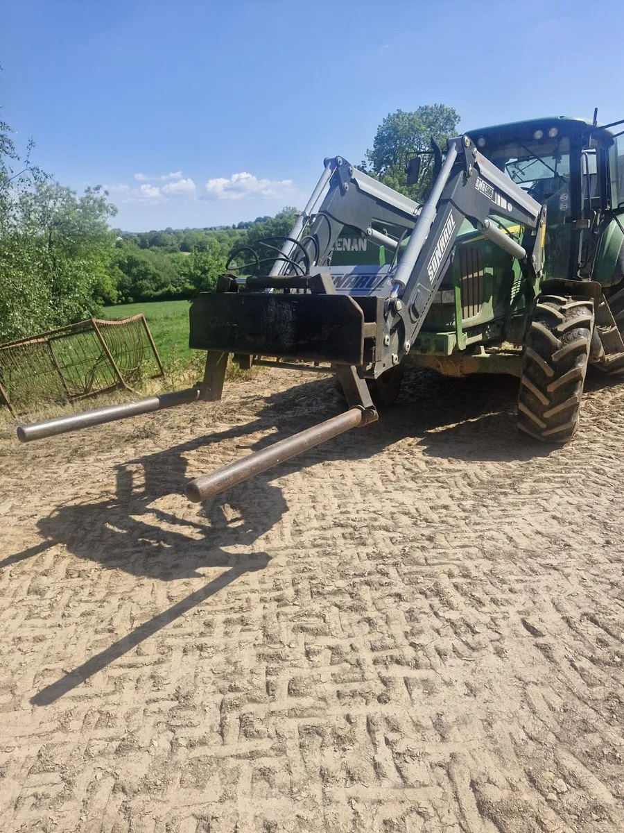 Bale handler - Image 1