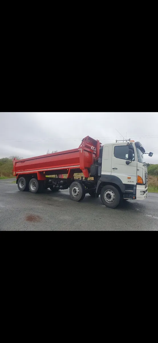 Hino tipper - Image 1