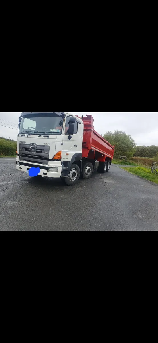 Hino tipper - Image 2