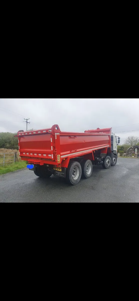 Hino tipper - Image 3