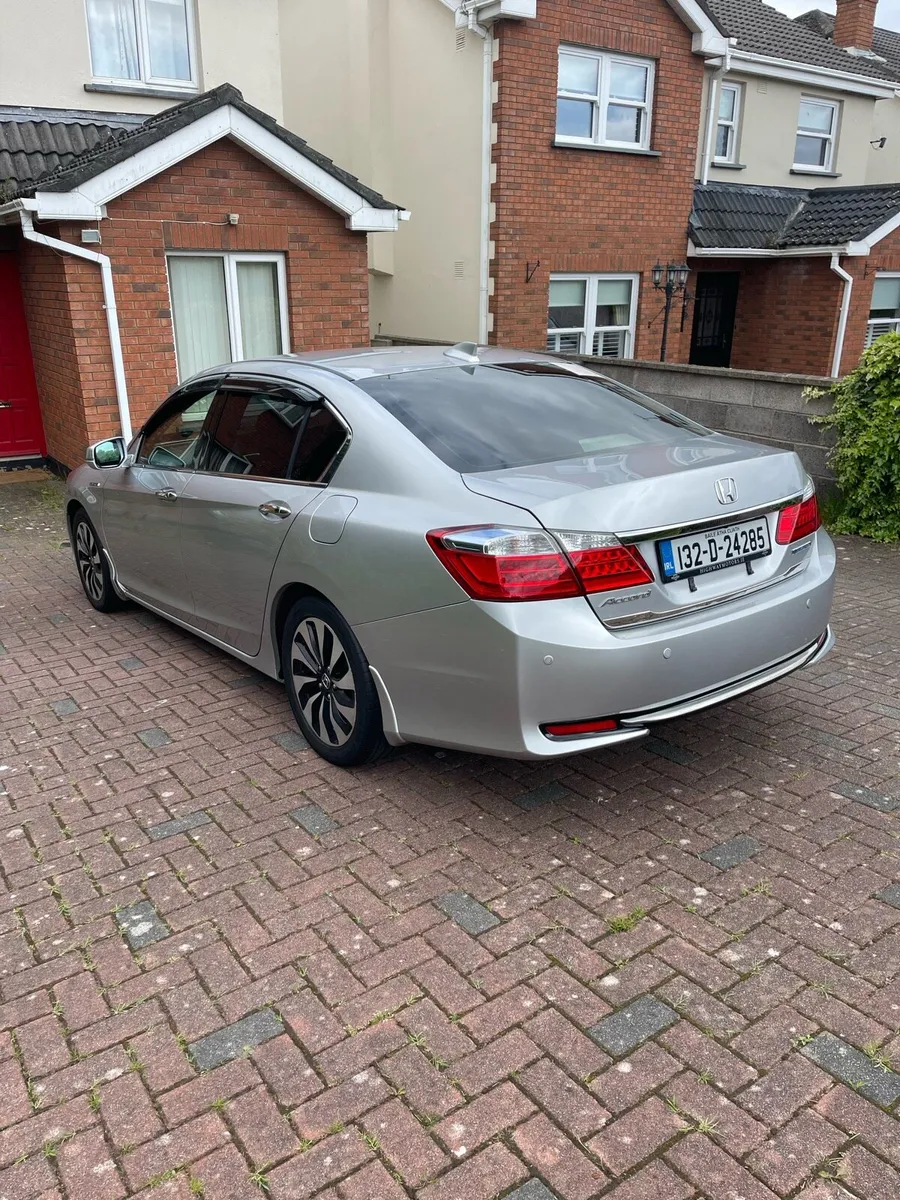 Honda Accord 2013 Hybrid - Image 3