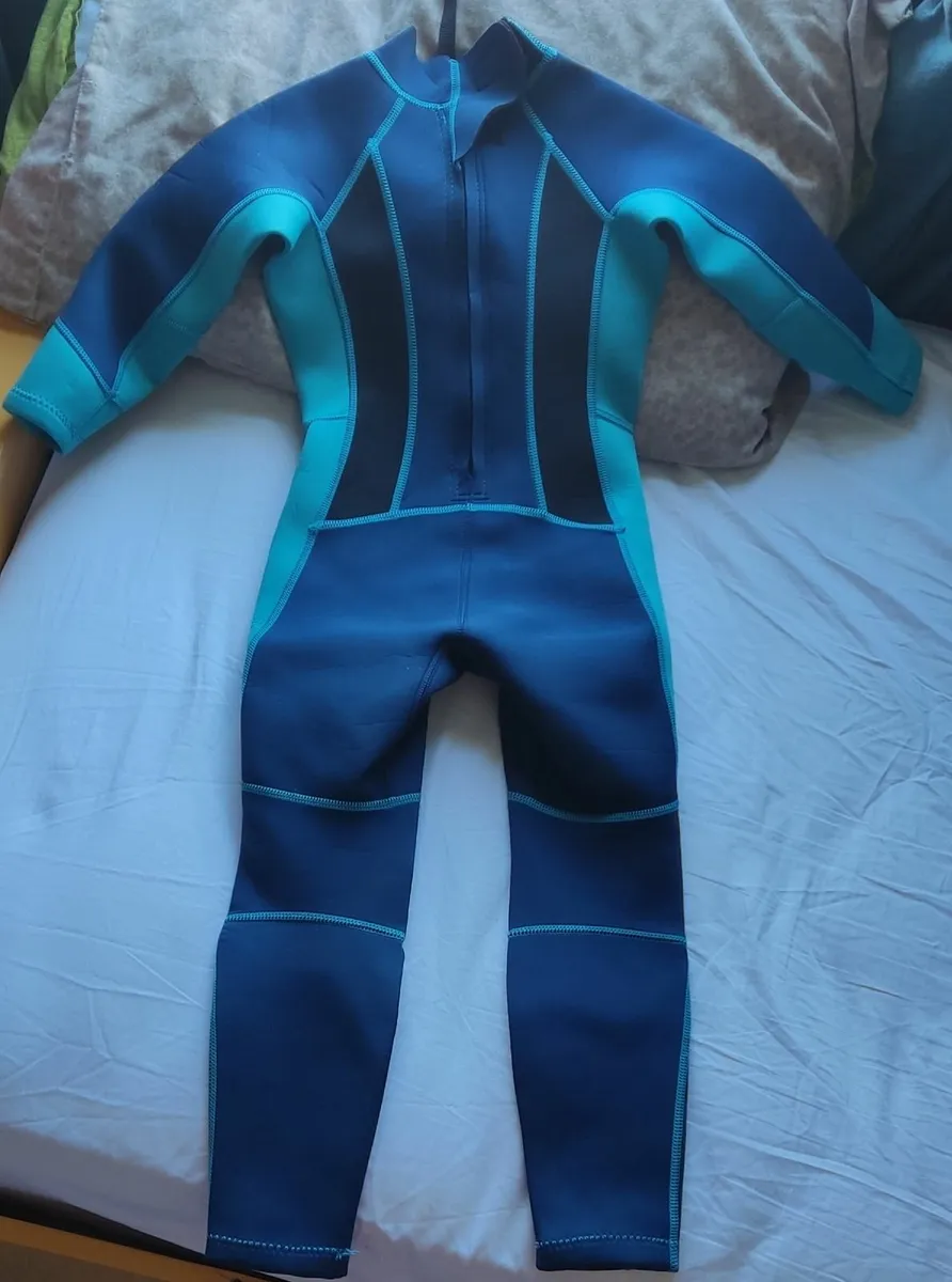 Mountain warehouse wetsuit 5-6 - Image 2