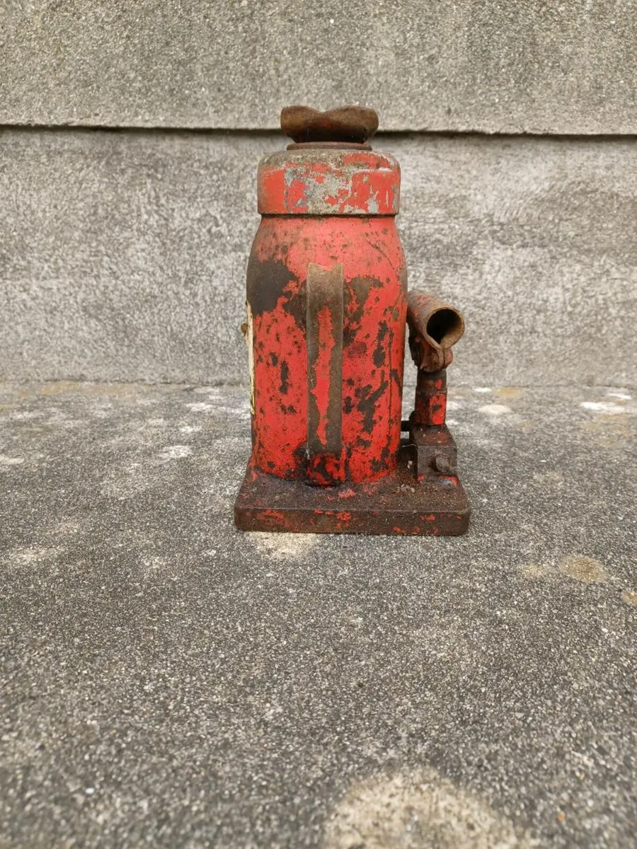 Bottle Jack - Image 1