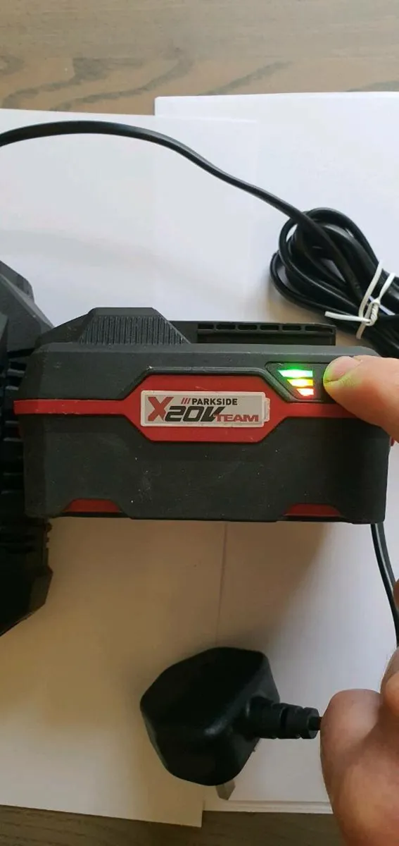 Parkside Battery / Charger - Image 2