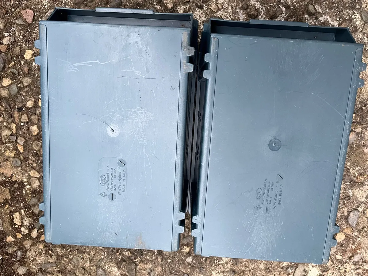 Hard plastic boxes - Image 2